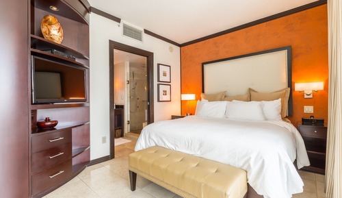 Suite estudio de lujo, 1 cama de matrimonio grande con sofá cama, patio, vistas a la piscina
