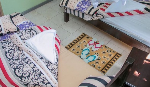 Habitación con 2 camas individuales