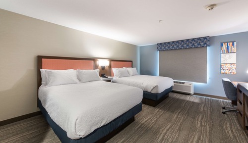 Habitación, 2 camas de matrimonio, frigorífico y microondas