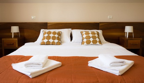 Habitación estándar con 1 cama doble o 2 individuales