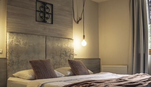 Habitación estándar con 1 cama doble o 2 individuales, vistas a la montaña