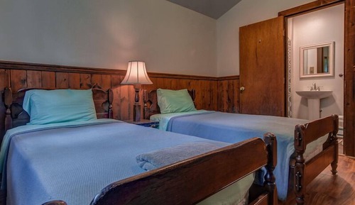 Brook Cottage (Pet Friendly)