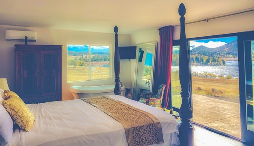 Estudio Royal, bañera de hidromasaje, vistas al lago