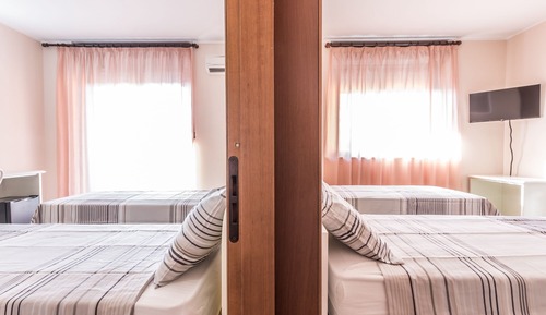 Habitación cuádruple, balcón