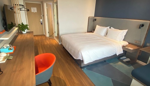 Habitación estándar, 1 cama de matrimonio grande, vistas a la ciudad