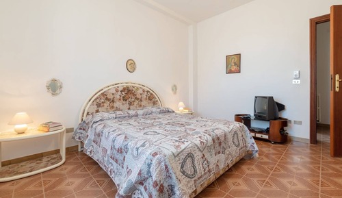 Casa, 2 habitaciones, balcón, vistas a la ciudad