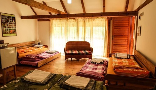 Habitación, varias camas