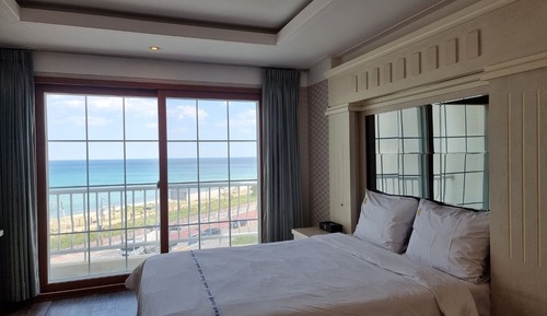 Deluxe Double Room 4F