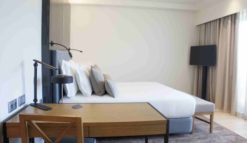 Habitación familiar, 1 cama de matrimonio grande con sofá cama, vistas al río