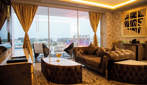 Deluxe One Bedroom Suite
