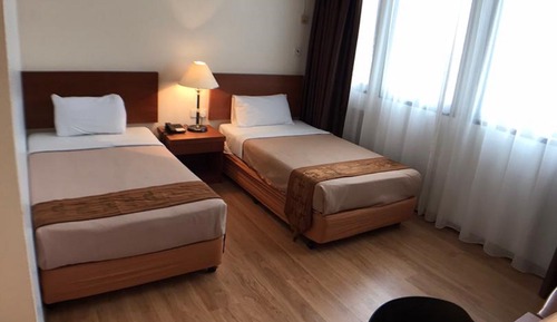 Habitación superior con 1 cama doble o 2 individuales, fumadores