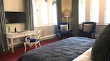 Honeymoon Room, City View