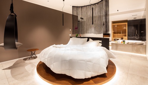 Suite ejecutiva, bañera de hidromasaje (sauna and emotional shower)