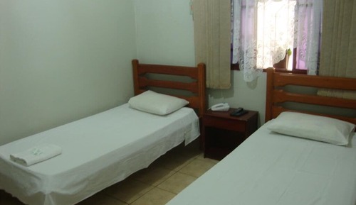 Habitación con 2 camas individuales
