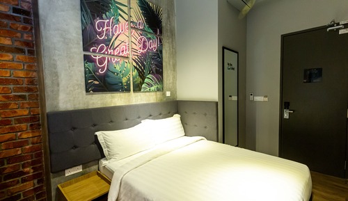 Habitación doble, sin ventanas