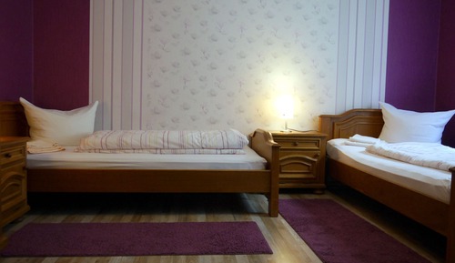 Habitación estándar con 1 cama doble o 2 individuales, baño privado