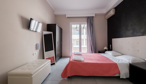 Habitación Deluxe doble, acceso a la piscina