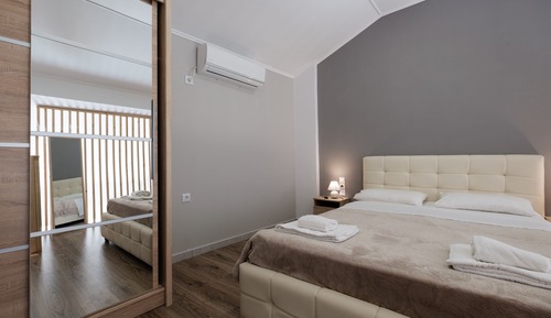 Suite (2 floors)