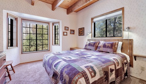 Casa, varias camas, patio, vistas a la montaña (1057)