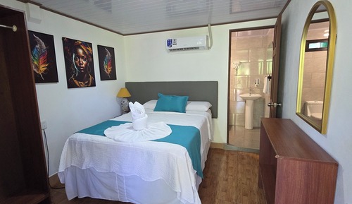Habitación Confort doble, 1 cama doble, patio (With AC)