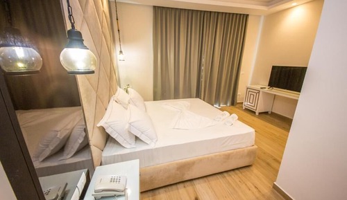 Habitación Deluxe doble, balcón, vistas parciales al mar