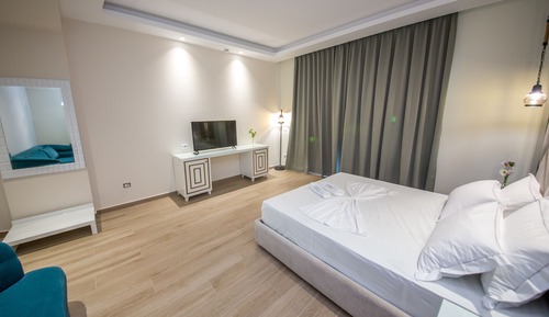 Habitación triple Deluxe, balcón, vistas parciales al mar