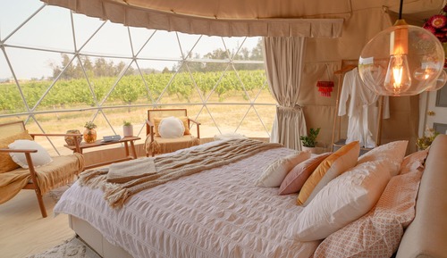 Tienda panorámica, 1 cama de matrimonio grande (Outdoor Tub,  Amarone Glampers Dome)