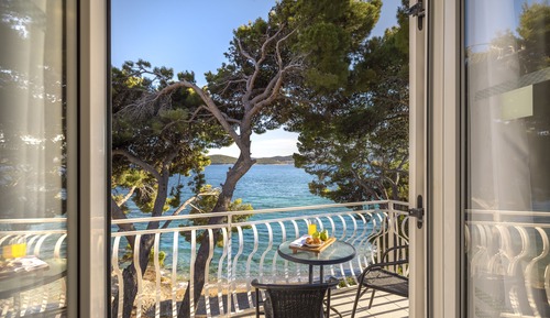 Superior double room with seaside balcony