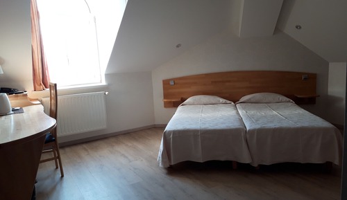 Habitación superior con 2 camas individuales