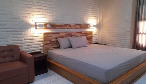 Habitación superior con 1 cama doble o 2 individuales, frigorífico