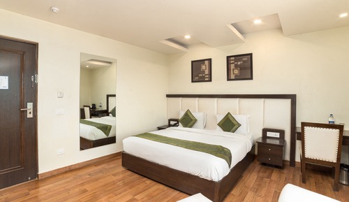Habitación superior con 1 cama doble o 2 individuales