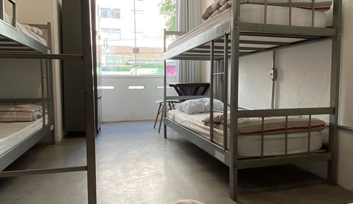 Dormitorio compartido City, solo para mujeres, baño compartido