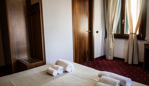Habitación clásica con 1 cama doble o 2 individuales