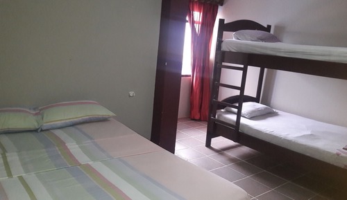 Habitación familiar, varias camas