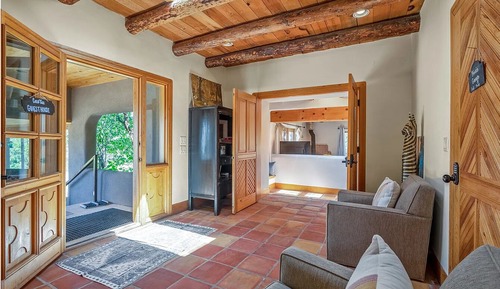 Casa familiar, 2 habitaciones, acceso a la piscina, vistas a la montaña
