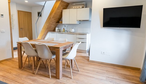 Apartamento, 2 habitaciones, balcón, vistas a la montaña (A3)