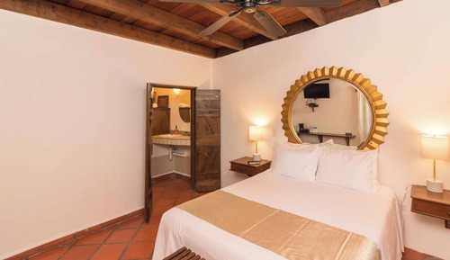 Habitación básica doble, 1 cama de matrimonio, vistas al parque, planta baja