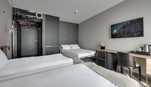 Habitación triple clásica, 1 cama de matrimonio con sofá cama, no fumadores