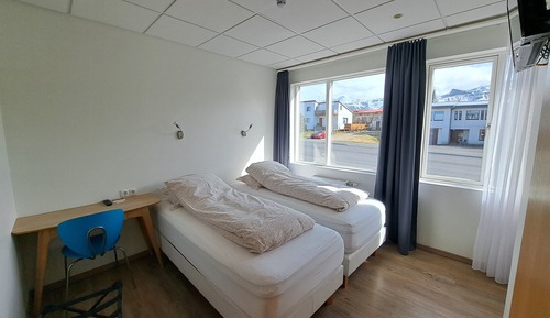 Habitación con 1 cama doble o 2 individuales, baño privado