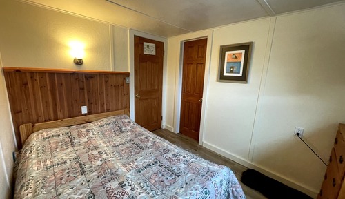 Full Size Bed Room With Private Bathroom (Pets not allowed)