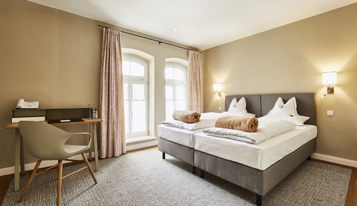Habitación Confort doble, 1 cama de matrimonio grande, baño privado