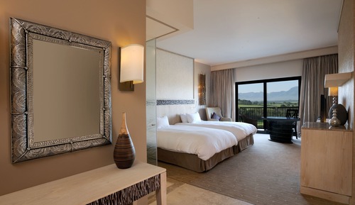Habitación Club, 2 camas individuales, acceso al Business Lounge, vistas a la montaña