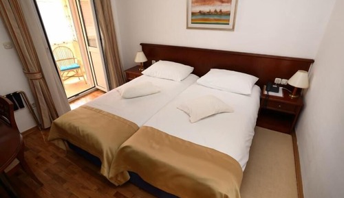 Habitación exclusiva con 2 camas individuales