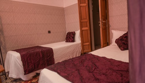 Suite básica, baño privado (Chambre Ayoure )