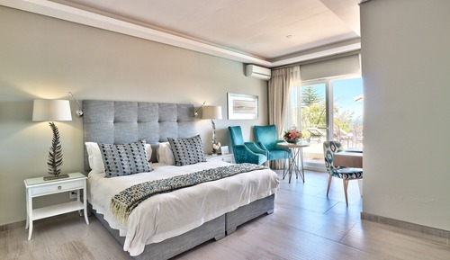 Traveller Room : Pool Deck