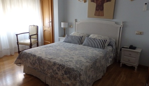 Habitación con 2 camas individuales