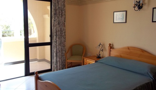 Double Bed Garden & Pool