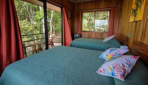 Habitación estándar, varias camas, vistas a la montaña, en una planta alta