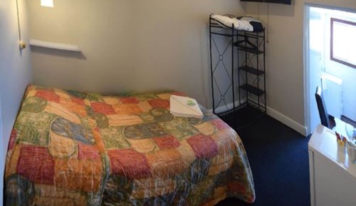 Refurbished Single with a Single Bed