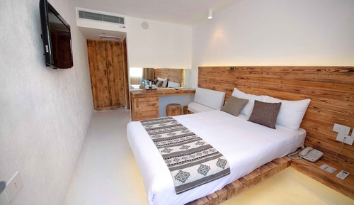 Shotgun Room